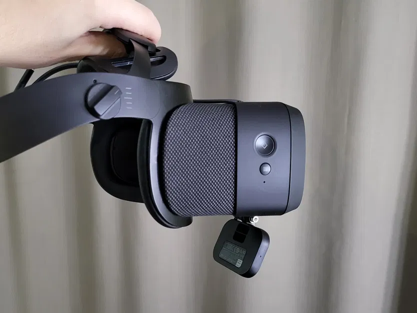 Giá đỡ VIVE Facial Tracker cho Varjo Aero - Image 2