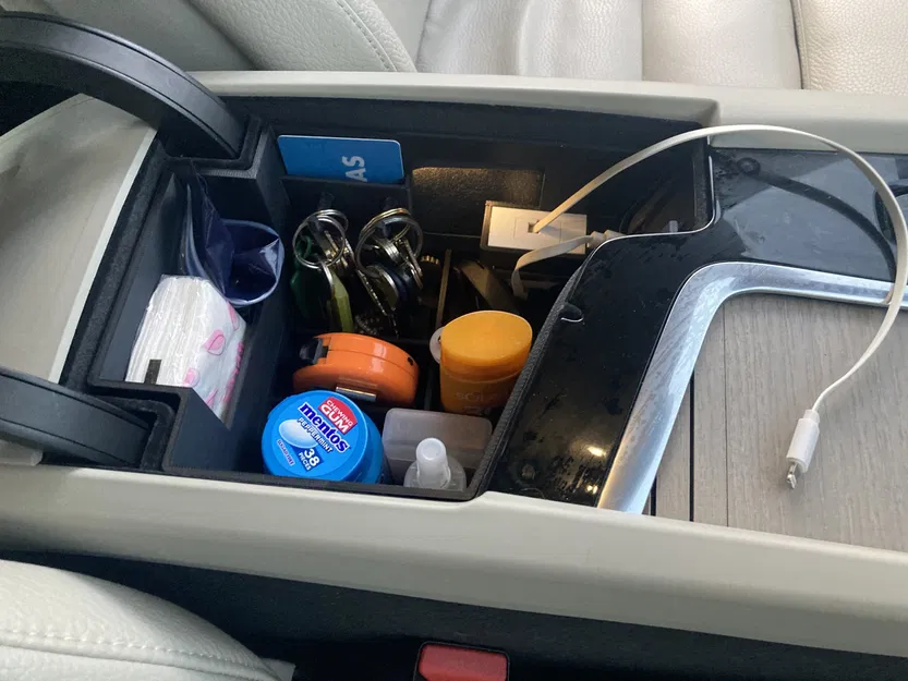 Volvo XC60 Console Organizer with slot for retractable USB cable - Image 1