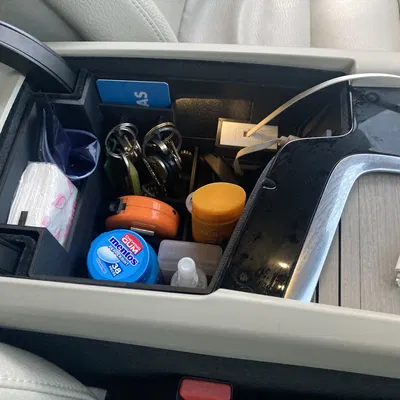 Volvo XC60 Console Organizer with slot for retractable USB cable