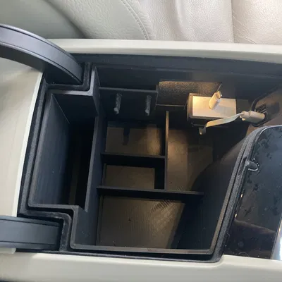 Volvo XC60 Console Organizer with slot for retractable USB cable