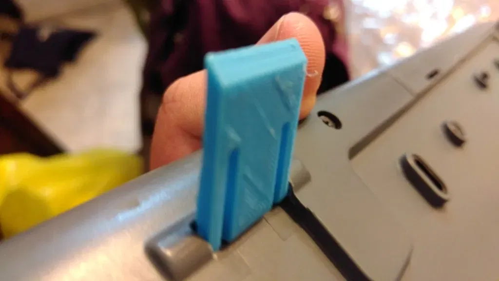 Chân Đế Thay Thế Cho Bàn Phím Logitech - Image 1