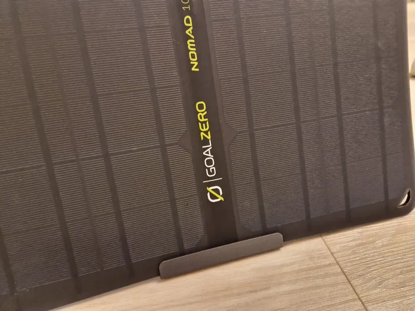 Kẹp Thẳng Dành Cho Tấm Pin Năng Lượng Mặt Trời Goal Zero Nomad 10 - Image 1