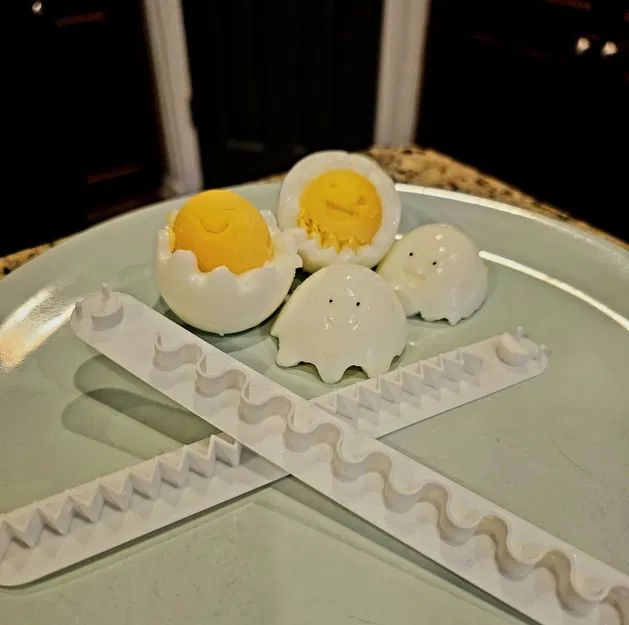 Khuôn Cắt Trứng Mặt Cười - Image 1