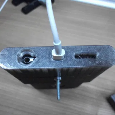 Giá đỡ ô tô cho iPhone 6 / 6S có hỗ trợ Lightning