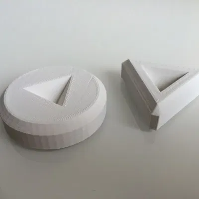 Chân đế trưng bày Cube Gears/Khối lập phương của Emmet