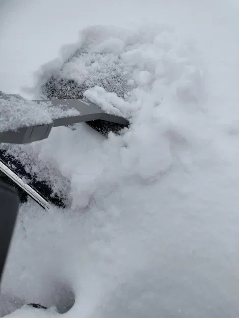 Dụng Cụ Cào Tuyết Dài - Image 1