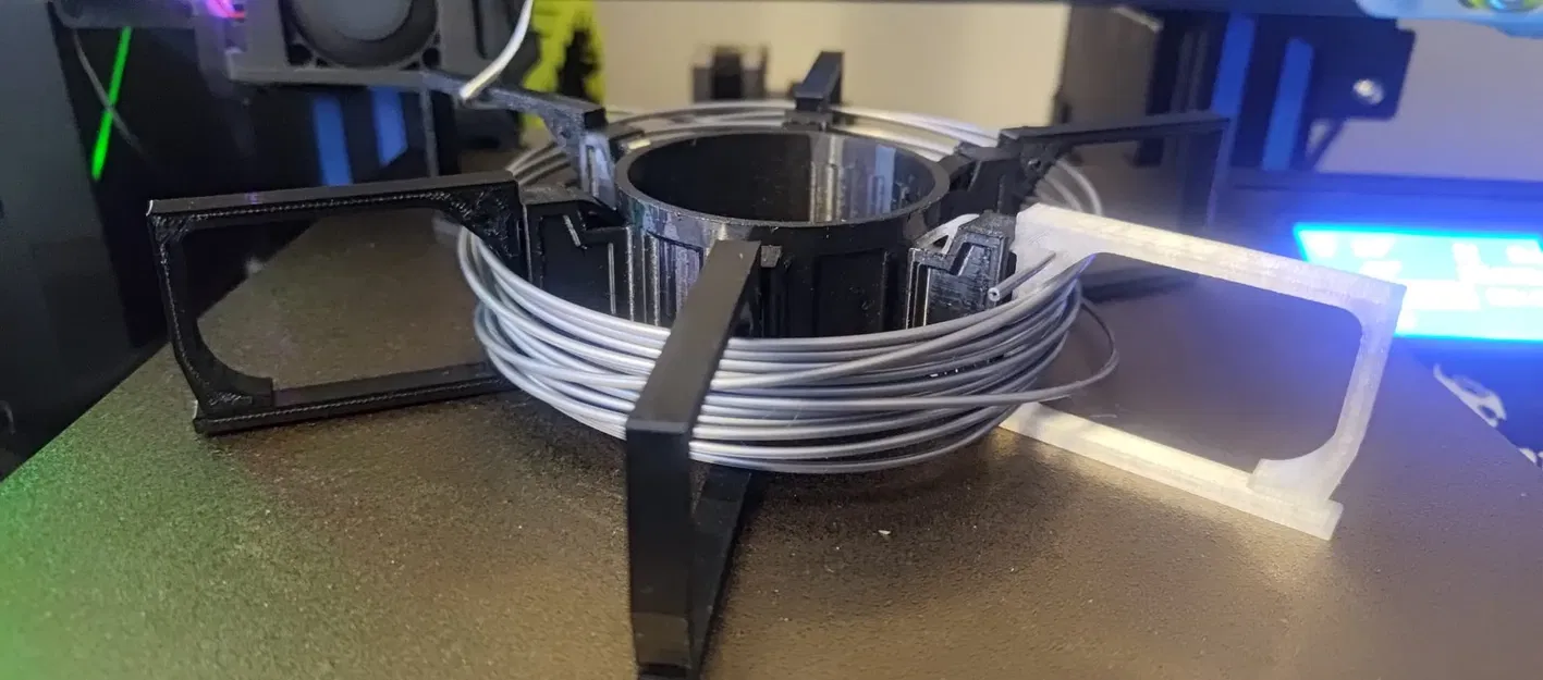 Cuộn Sợi Nhựa Tái Chế Từ Chai PET - Image 1