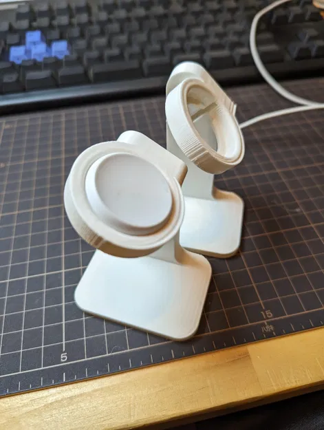 Pixel Watch Stand 30° - Image 1