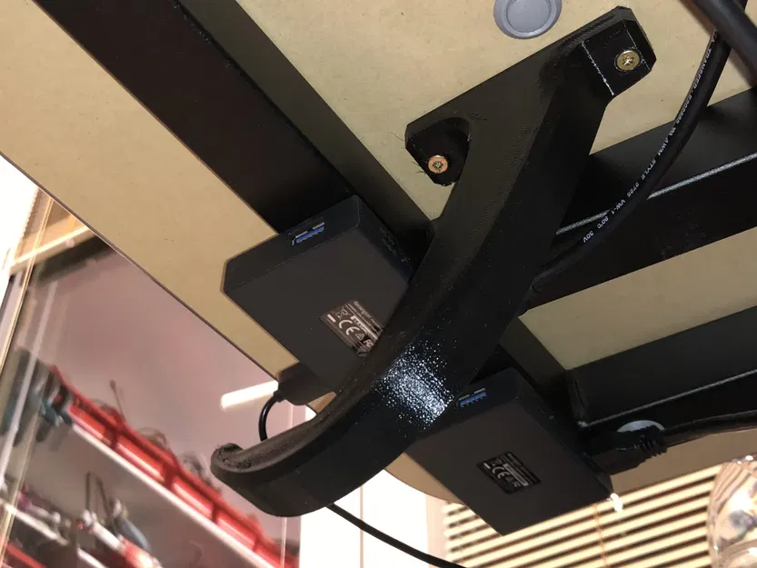 Unter-table headset holder - Image 2