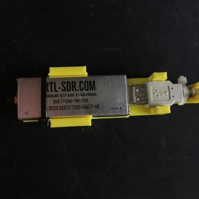 Kẹp giữ cáp USB cho RTLSDR