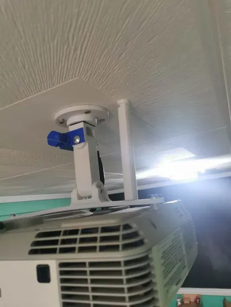 projector tilt corrector/corrector inclinación proyector - Image 1