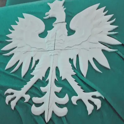 BIỂU TƯỢNG BA LAN NHIỀU MẢNH GHÉP