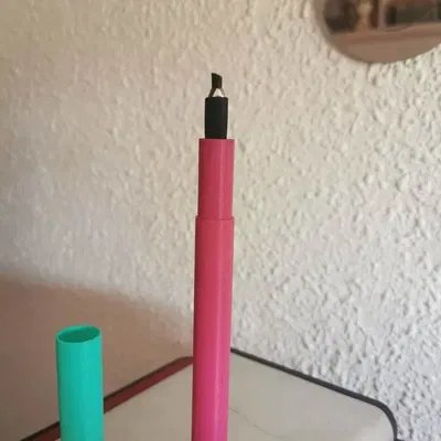 Hộp đựng cọ kẻ mắt