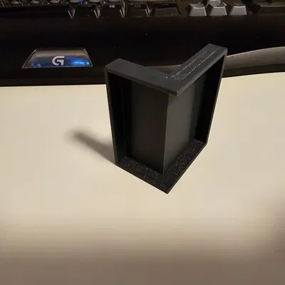 Cover for L-shaped profile