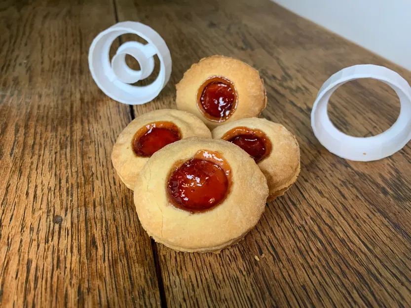 Khuôn Cắt Bánh Quy "Ng By Nhất!!" - Image 1