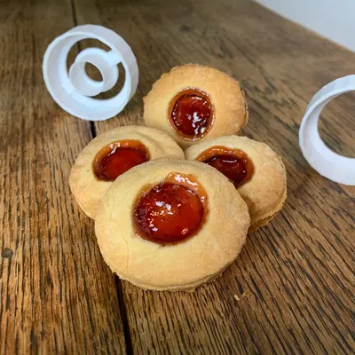 Khuôn Cắt Bánh Quy "Ng By Nhất!!"