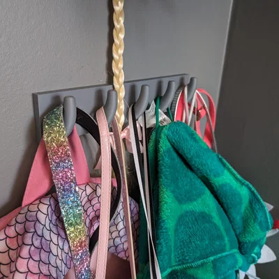 Clothes wall hanger