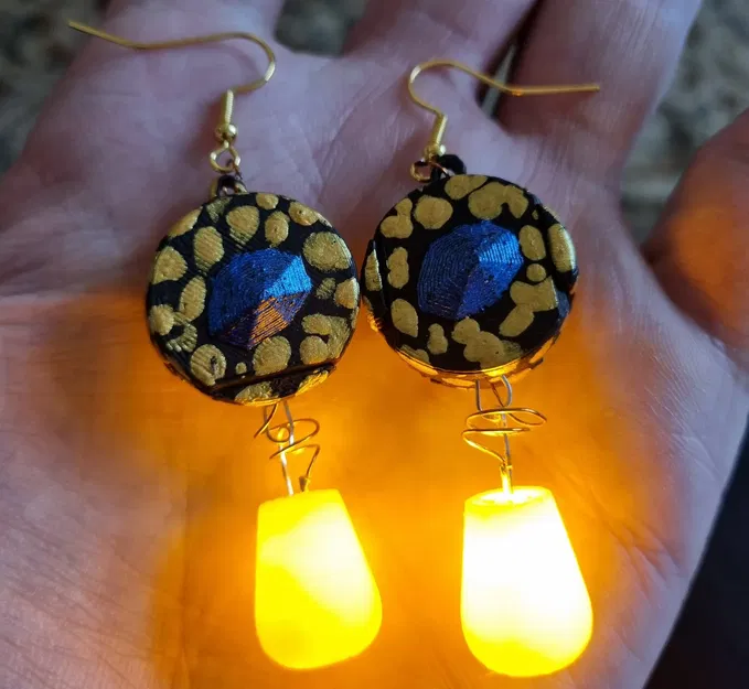 Bông Tai Phát Sáng: Lấy Cảm Hứng Từ "Cô Gái Với Viên Ngọc" - Image 2