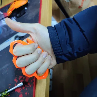 Bảo Vệ Tay (bằng nhựa) Kiểu Đồng