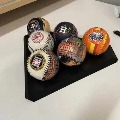 Chân Đế và Kệ Trưng Bày Bóng Chày