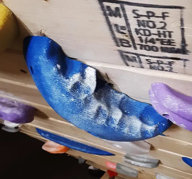 Móc Leo Núi "Blue Forged Jug Pinch" - Image 1