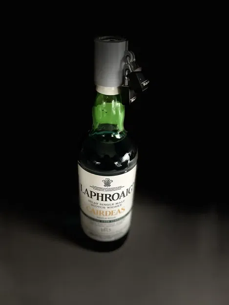Ốp Khóa Cổ Chai Rượu Whisky Laphroaig - Image 1