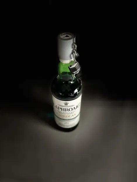 Ốp Khóa Cổ Chai Rượu Whisky Laphroaig - Image 5