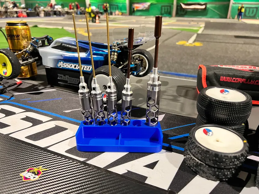 Giá đỡ dụng cụ RC - Image 1