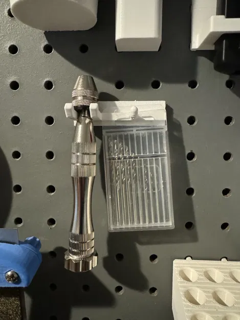 Kẹp Giữ Khoan Tay Cho Bảng Pegboard - Image 1