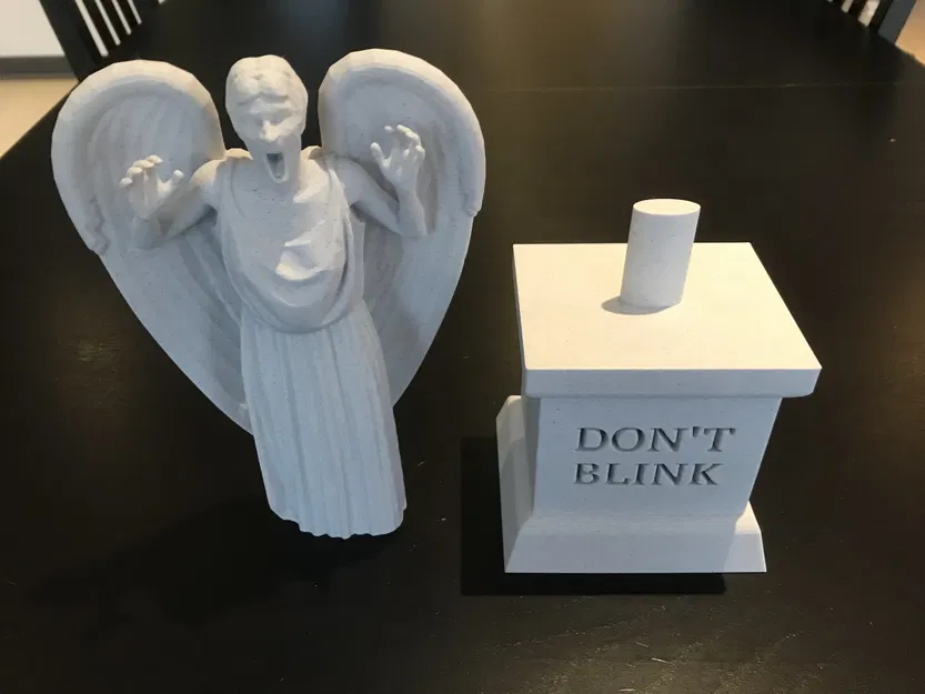 Weeping Angel base with stud - Image 2