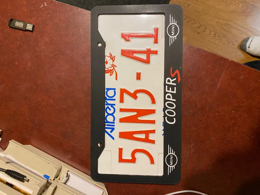 Một biến thể khác của khung biển số MINI Cooper S - Image 1