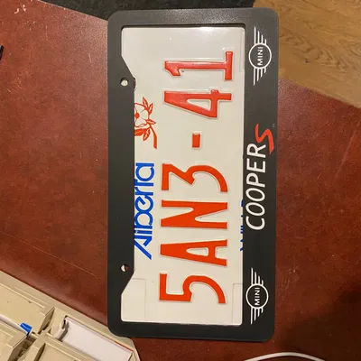 Một biến thể khác của khung biển số MINI Cooper S