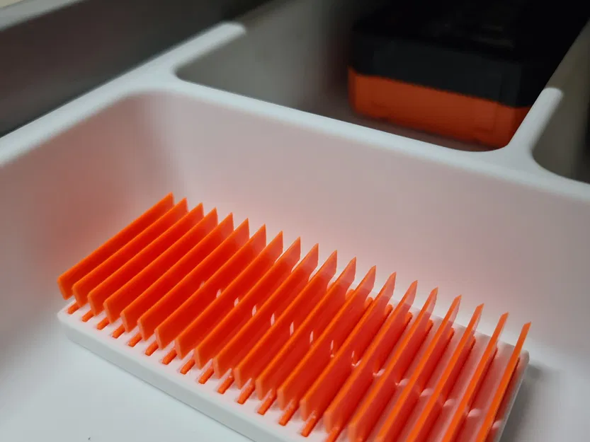 Blade Holder for Plastic Scraper - Image 3