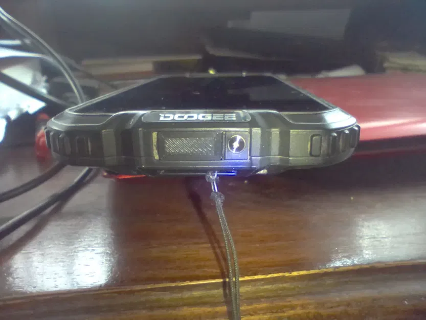 Nắp Cổng Sạc Doogee - Image 1