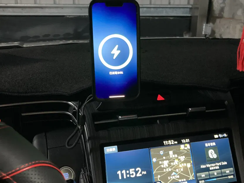 Đế Giữ Điện Thoại Trên Xe Hơi (Cho Sạc Nam Châm Không Dây) - Image 2