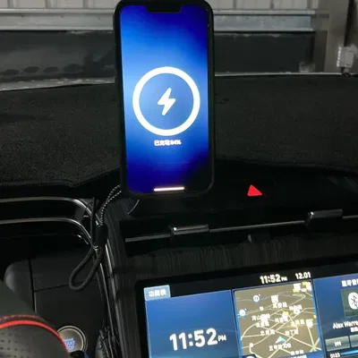 Đế Giữ Điện Thoại Trên Xe Hơi (Cho Sạc Nam Châm Không Dây)