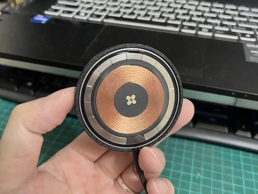 Đế Giữ Điện Thoại Trên Xe Hơi (Cho Sạc Nam Châm Không Dây) - Image 8