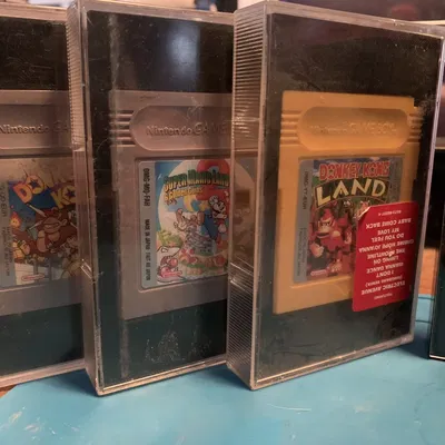 Hộp trưng bày GameBoy (GB/GBC/GBA) theo dạng Cassette Tape