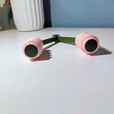 Dụng cụ massage má cho mèo