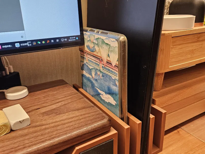 Kệ Đựng Laptop và iPad Tiện Lợi - Image 1