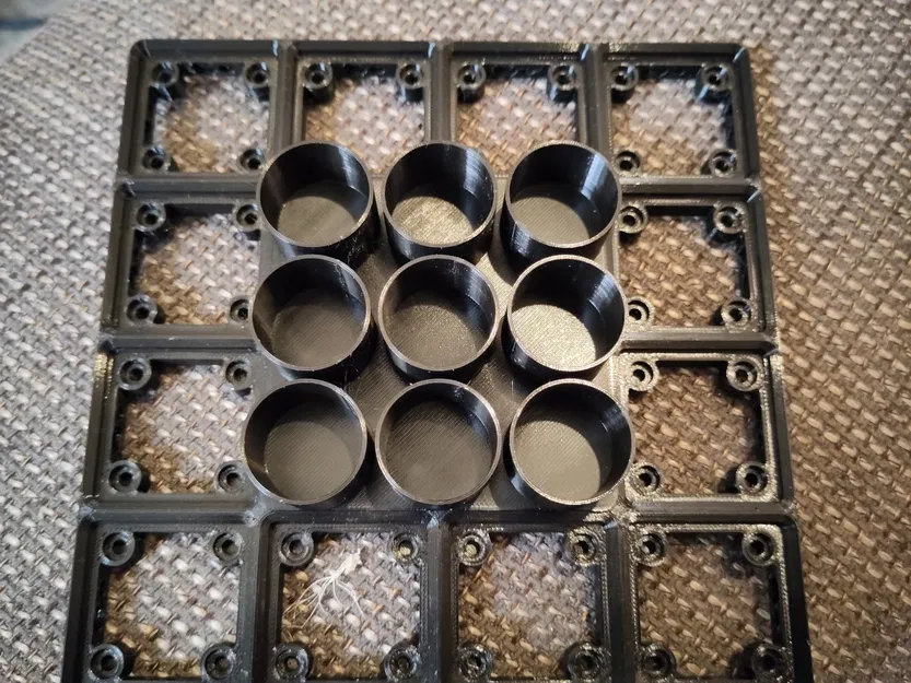 Giá Đựng Dầu Thơm Gridfinity 2x2 Cho Tối Đa 9 Chai Có Lỗ Nam Châm - Image 4