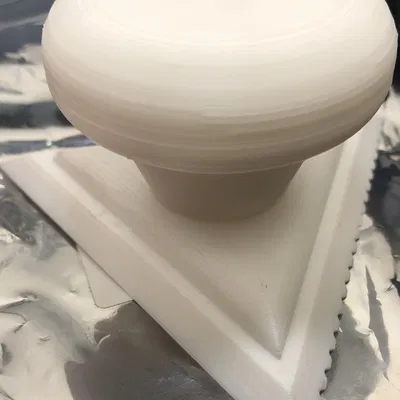 Dụng Cụ Cạo Băng Trên Kính Ô Tô