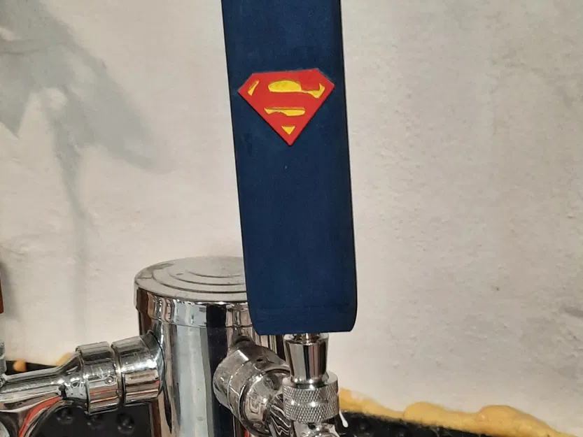 Tay Cầm Vòi Bia Hình Biểu Tượng Superman - Image 1