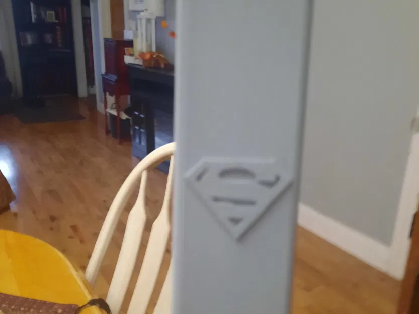 Tay Cầm Vòi Bia Hình Biểu Tượng Superman - Image 3