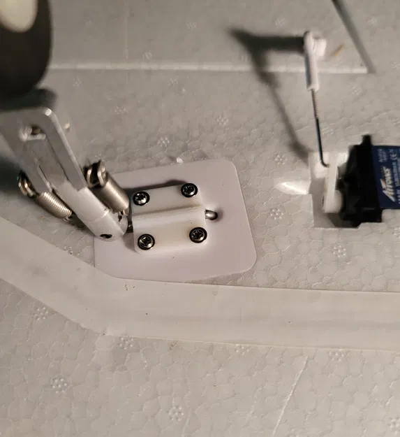 Arrows Marlin landing Gear Clamp - Image 1