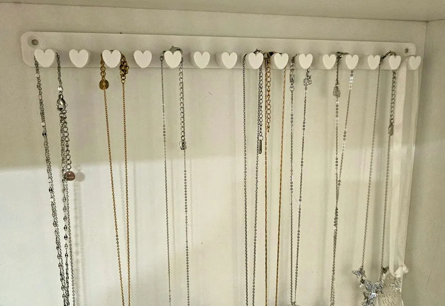 Simple necklace holder - Image 1