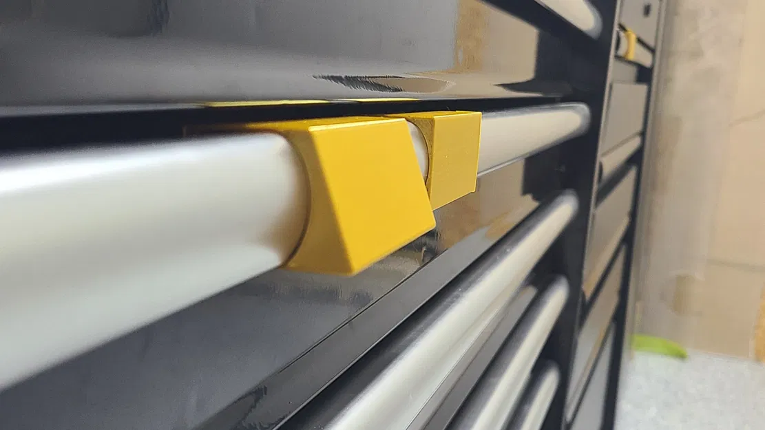 Giá Đỡ Nhãn Cho Hộp Đồ Nghề Husky - Nghiêng - Image 2