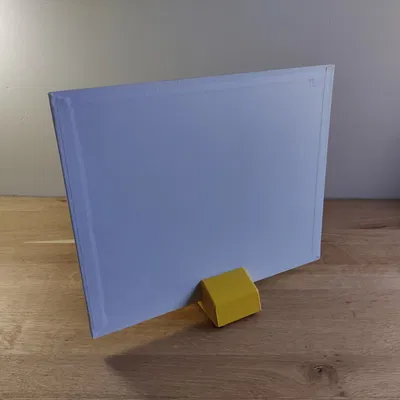 Kệ đựng hình vẽ / bìa cứng