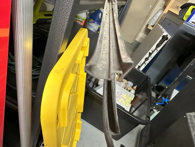 Kẹp Giữ Nẹp Mạ Chrome Xe W114/W115 - Image 4