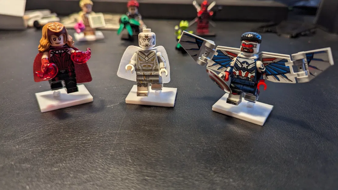 Lego action/flying minifig baseplate - Image 2